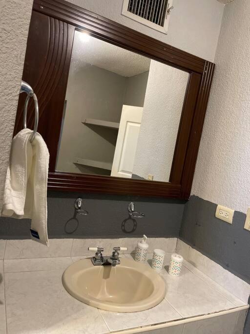 Casa Granada Cercana A Consulado Y Aeropuerto. Ciudad Juárez Extérieur photo